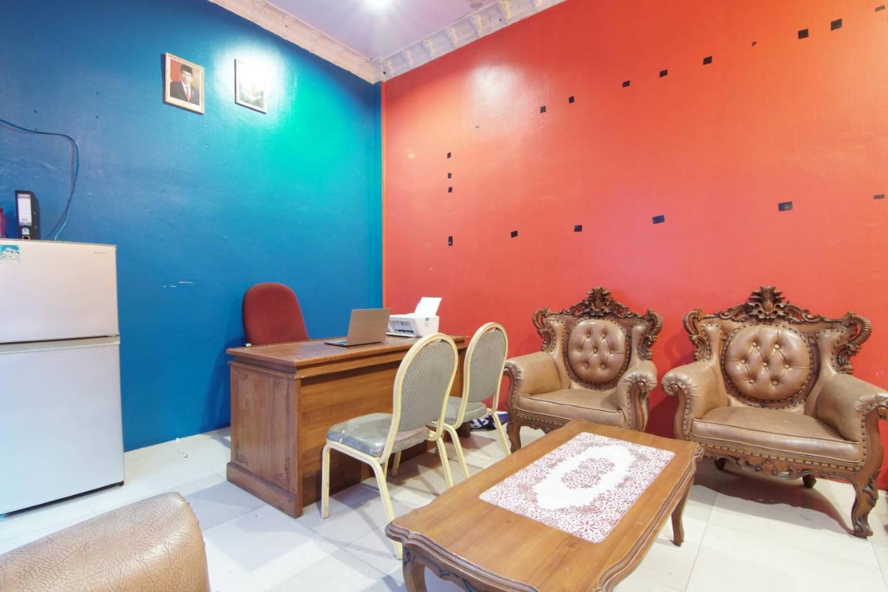 Oyo 91510 Homestay Utama Syariah Pekanbaru Ngoại thất bức ảnh