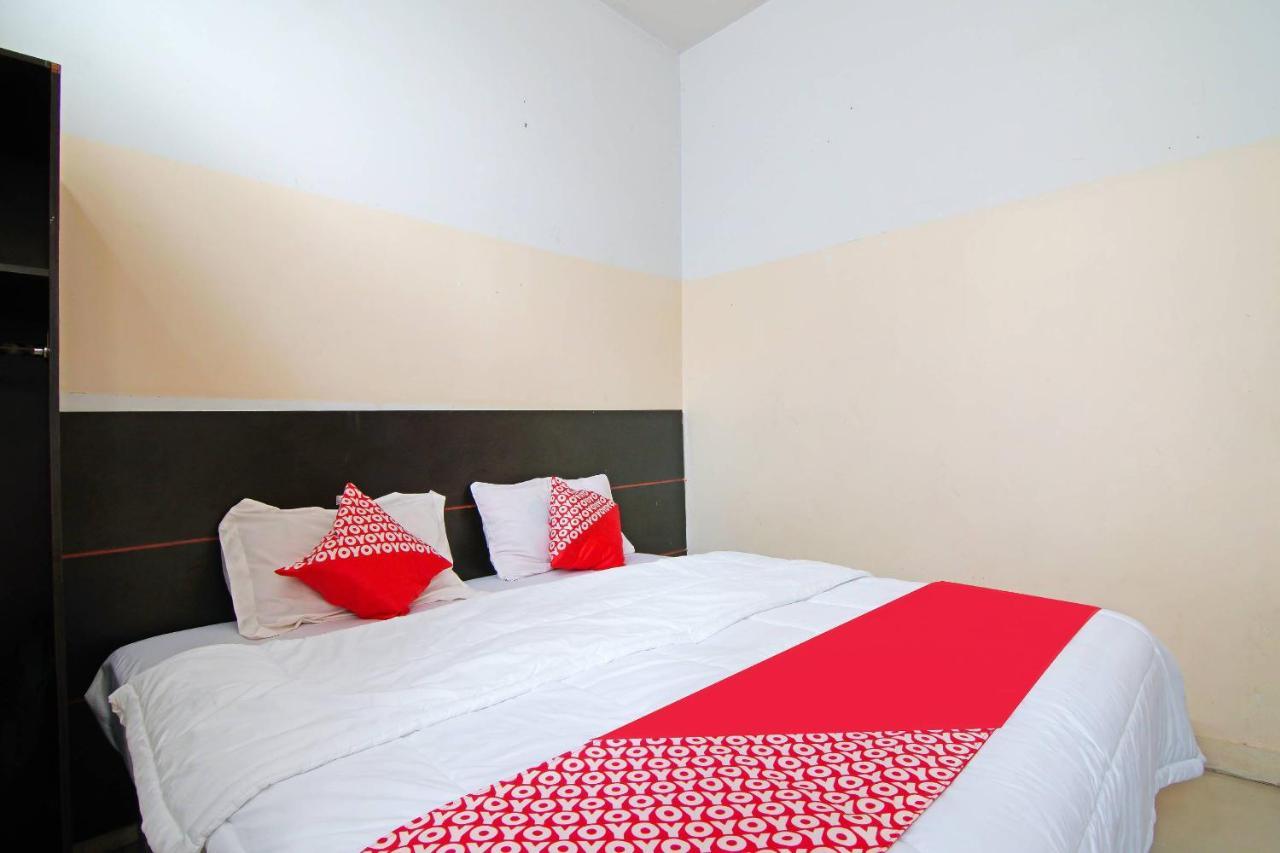 Oyo 91510 Homestay Utama Syariah Pekanbaru Ngoại thất bức ảnh