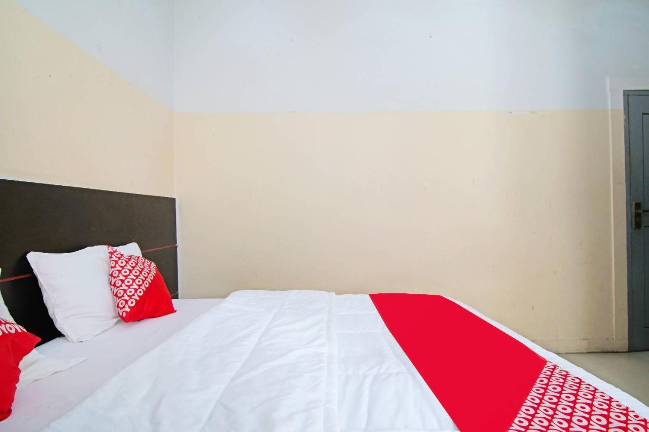 Oyo 91510 Homestay Utama Syariah Pekanbaru Ngoại thất bức ảnh